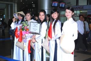 Đón và đi công tác cùng đoàn ngoại giao cộng hoà Séc tại Sân bay Nội Bài