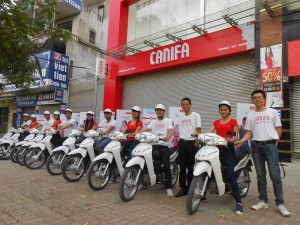 PG, PB chạy roadshow cho hãng thời trang canifa tại nghệ an