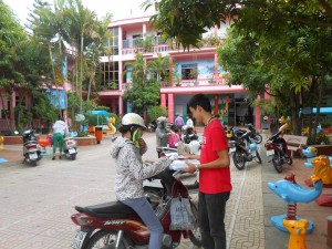 Cho thuê PG, PB phát lookbook tại thành phố Vinh